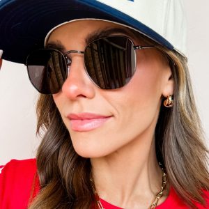 SoHo Edge Round Lens Sunglasses-Black/Black